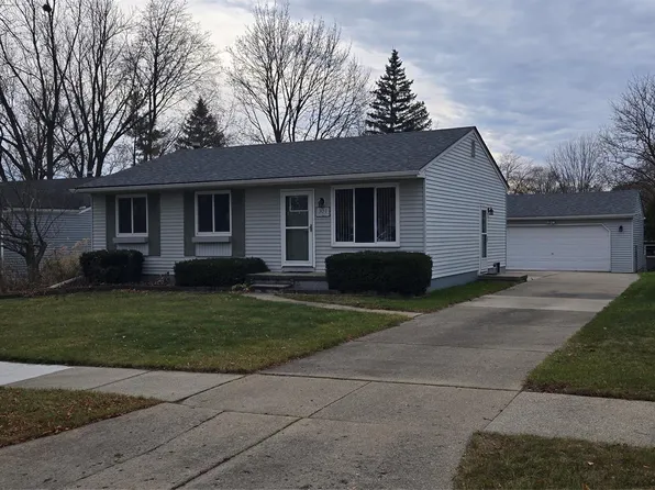301 Winchester St, South Lyon, MI 48178