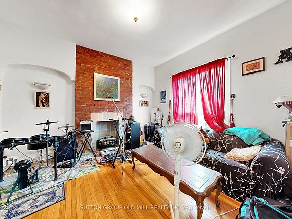 4th image of 1060 College St