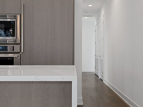 2nd image of 1355 W Winnemac Ave #2