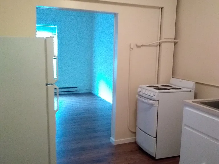 Queen Anne Court — Photo 29