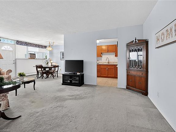 5th image of 215 Glenridge Ave #1201