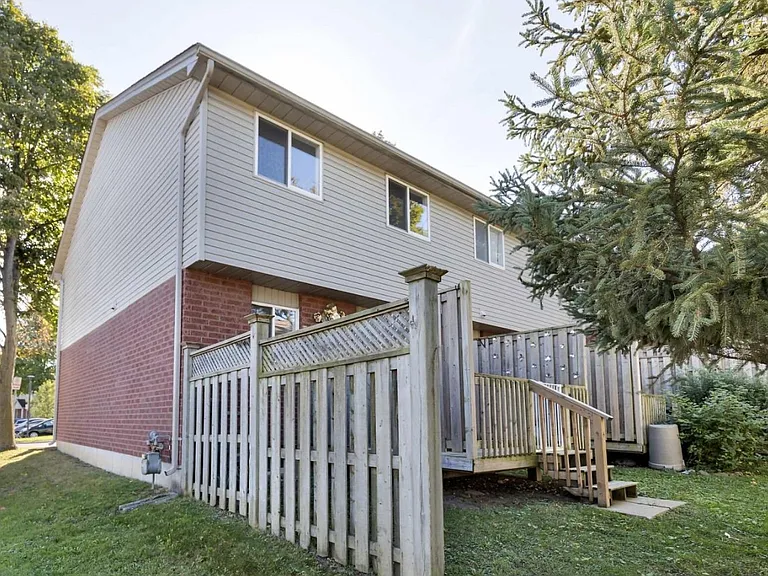 50 Chapman Ct #14 — Photo 19