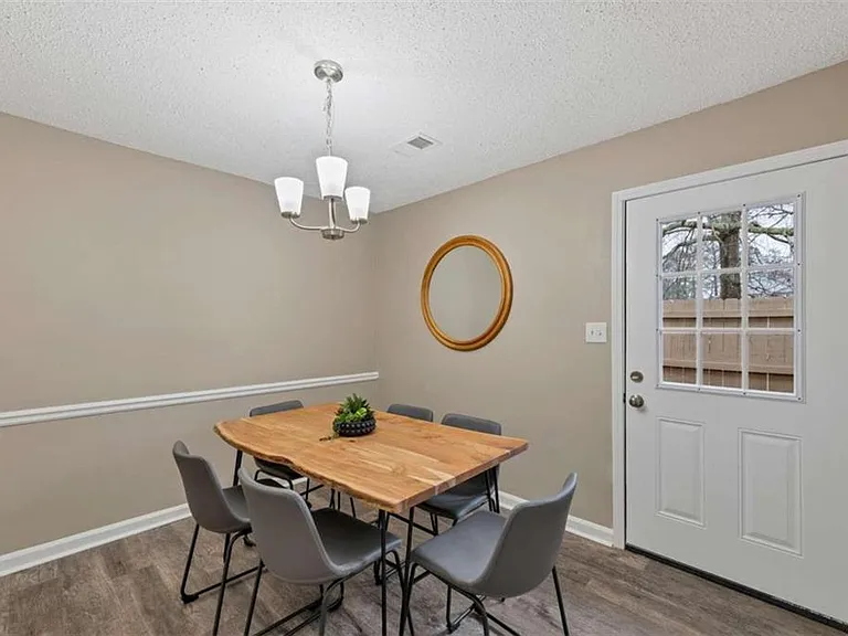 122 Bentley Pkwy — Photo 7