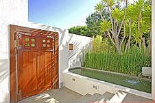 Private entryway
