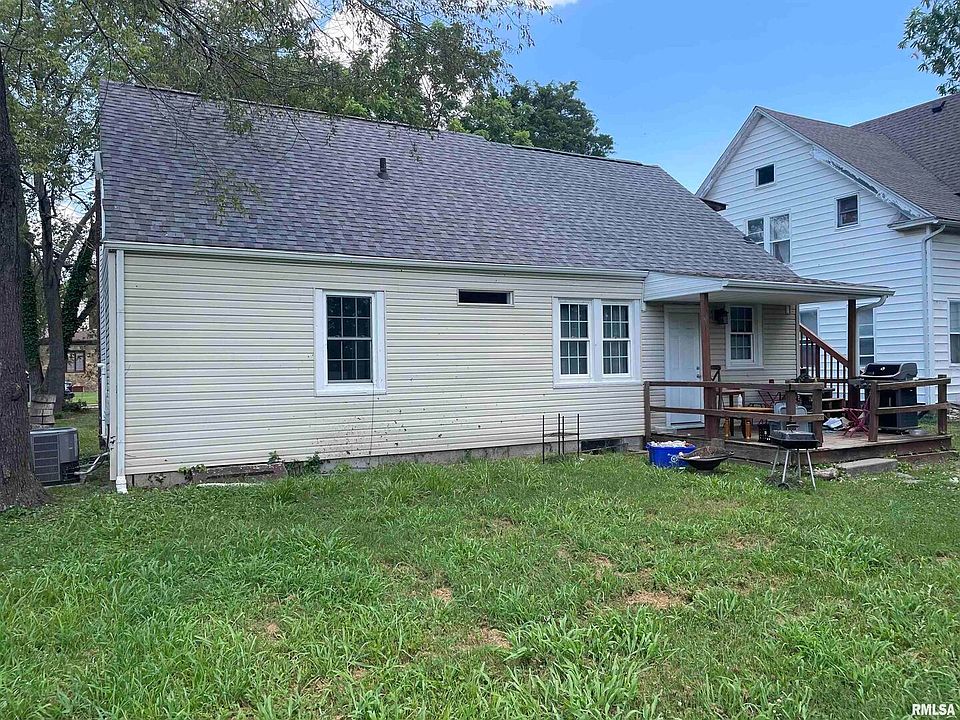 2nd image of 801 W College St #A/b