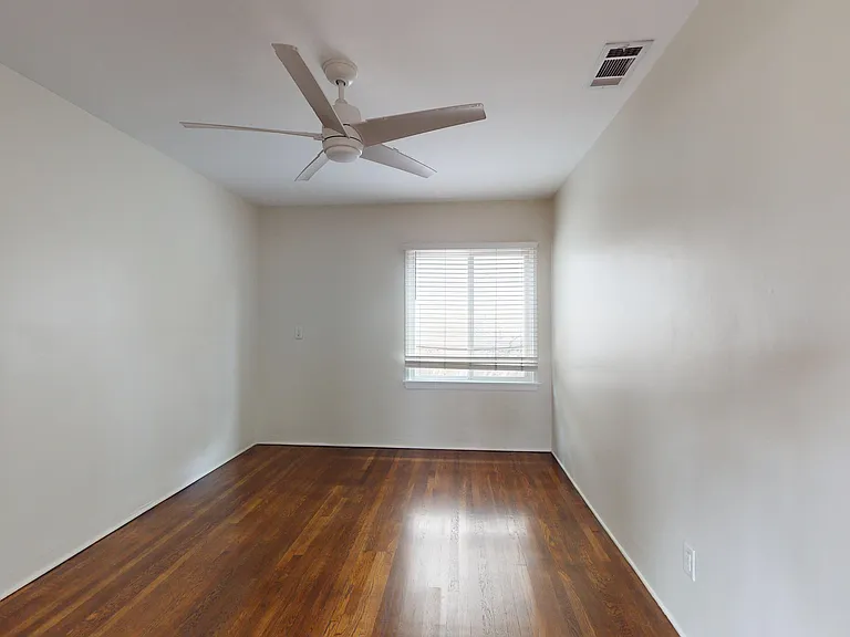 1502 N Hollywood Way #A — Photo 7