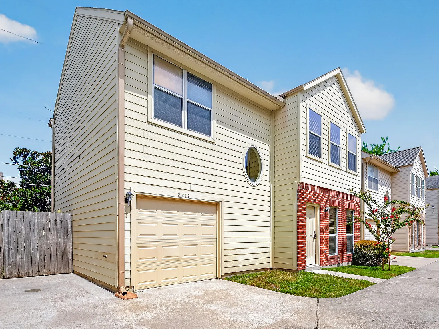 3 bed, 1328 sqft, $2,600 — Photo 3