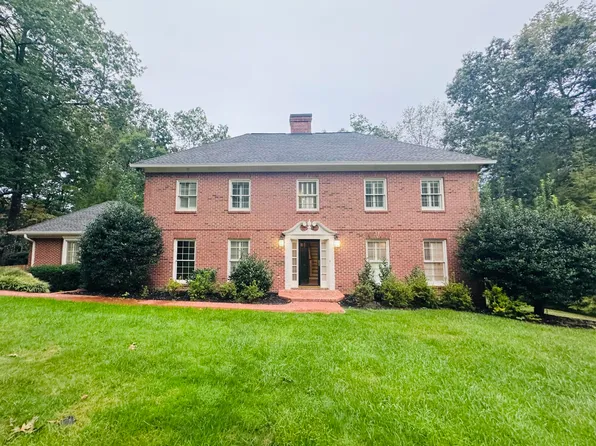 42 Rock Crest Dr, Signal Mountain, TN 37377