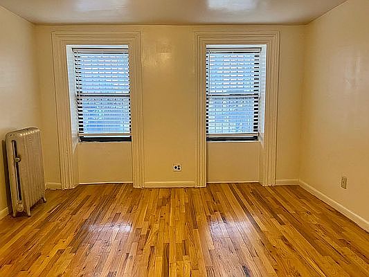3rd image of 442 Gates Ave APT 1