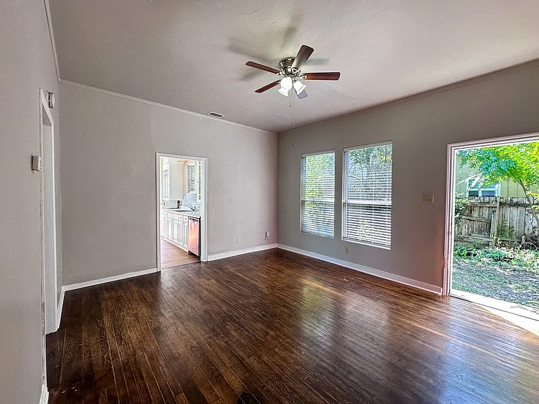 611 Nelray Blvd #B — Photo 25