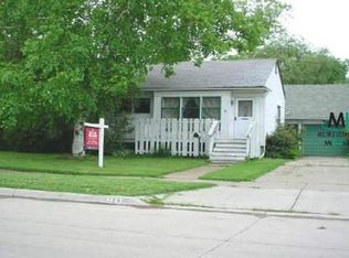 729 Chippewa St, Mount Clemens, MI 48043