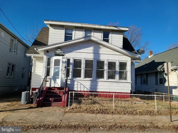331 W Buck St, Paulsboro, NJ 08066