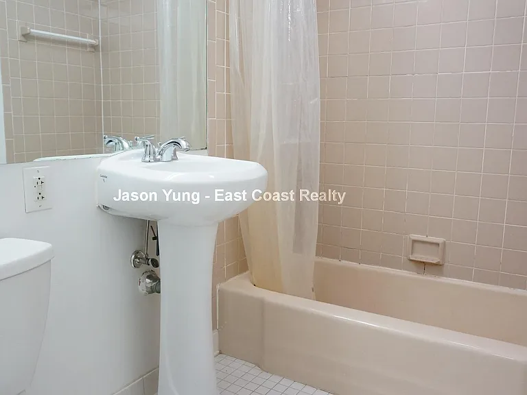 15 Euston Rd #12A — Photo 4