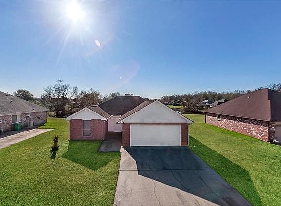 3rd image of 664 Foxwood Ln