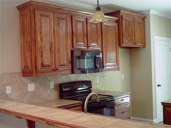 3rd image of 12246 Village Dr