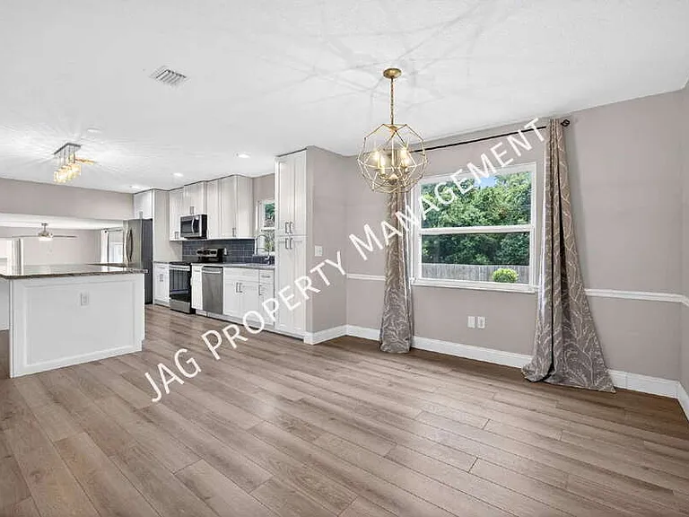 1046 Winter Springs Blvd — Photo 5