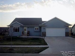617 Eagle Ave, Harrisburg, SD 57032