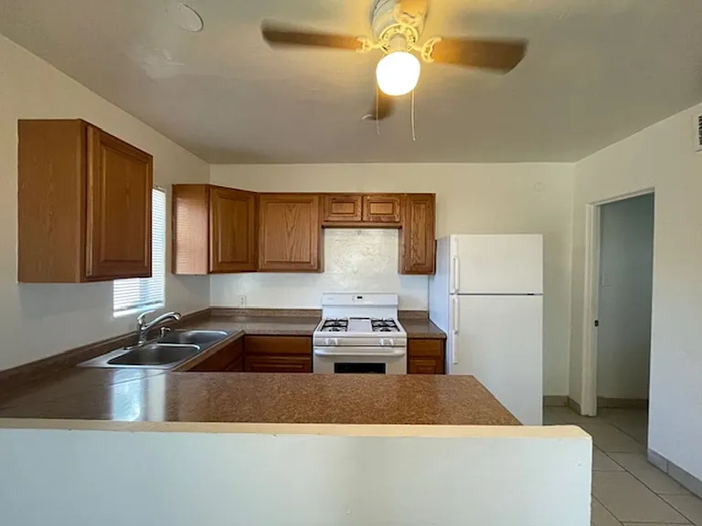 2531 E Brill St — Photo 2