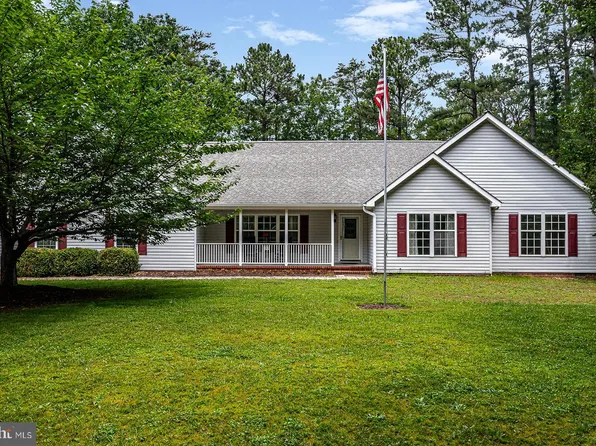 419 Greenwood Beach Rd, Heathsville, VA 22473
