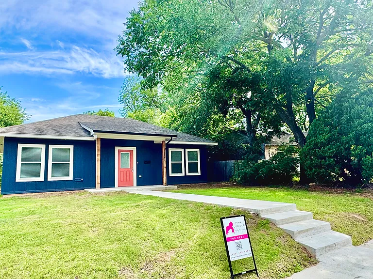 1223 W Colorado Ave — Photo 1