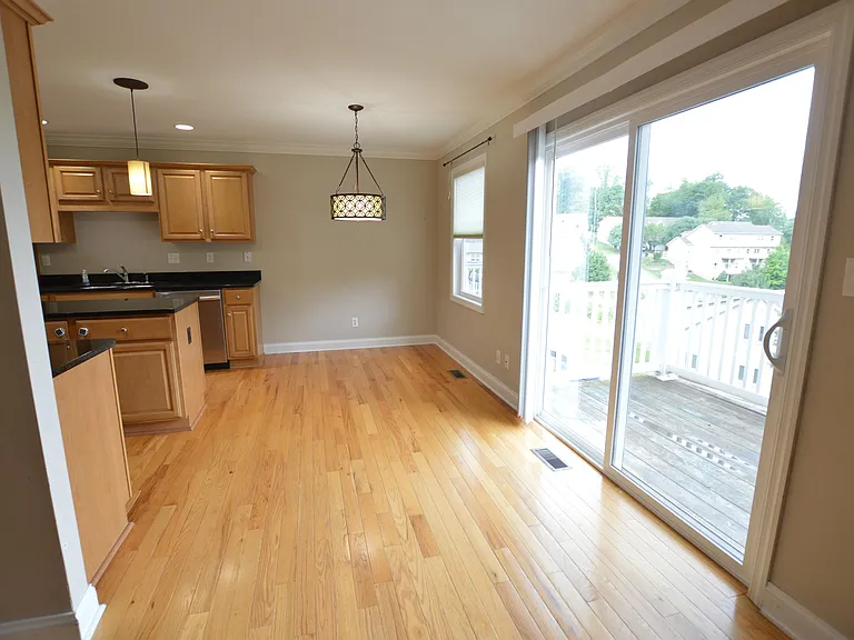 232 Newberry Ln — Photo 9
