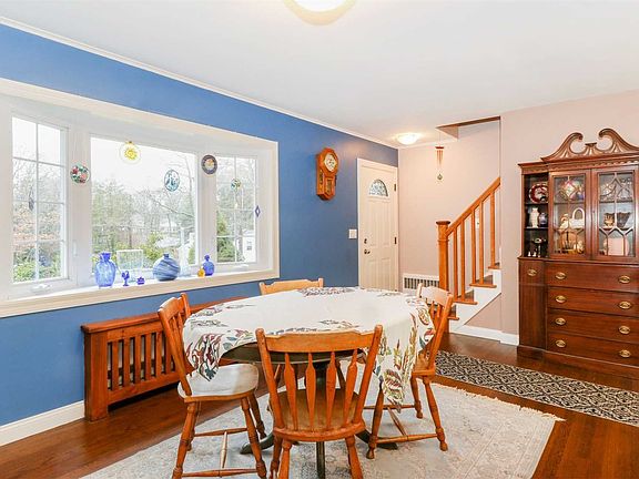 4th image of 22 Valesite Ct
