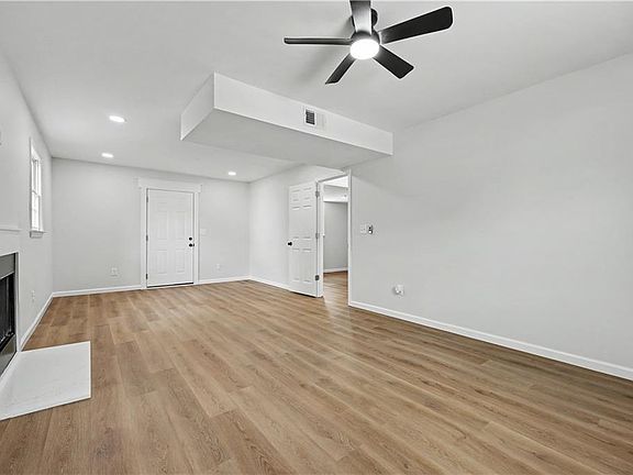 3rd image of 3511 Hopkins Way
