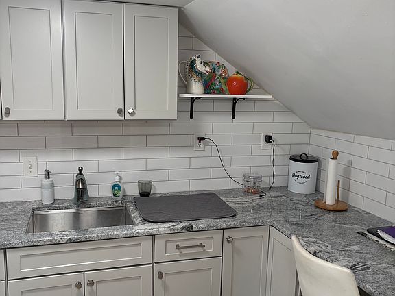 5th image of 200 Washington Ave APT 3