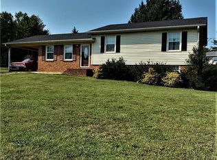 250 Devonshire Dr, Lexington, NC 27295
