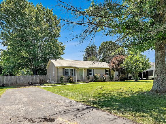 3rd image of 266 Donavon Dr