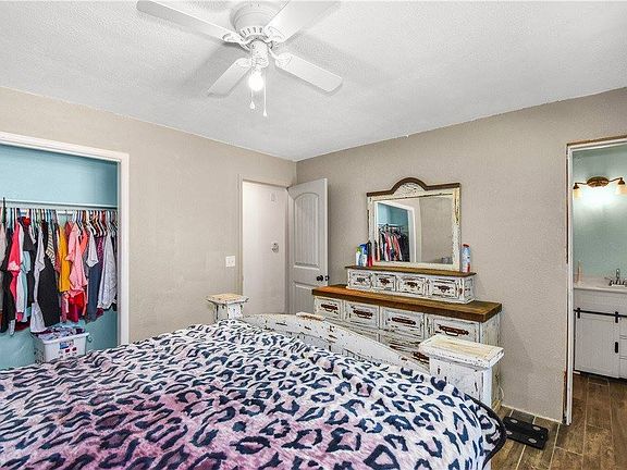 4th image of 1317 W Forest Dr
