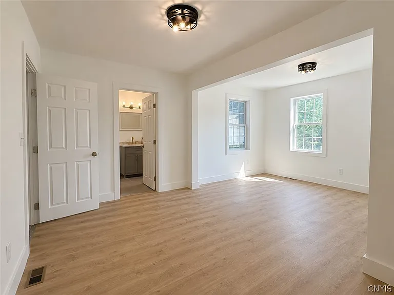 10 Parkside Ct #8 — Photo 10