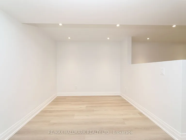 38 Halton St — Photo 9