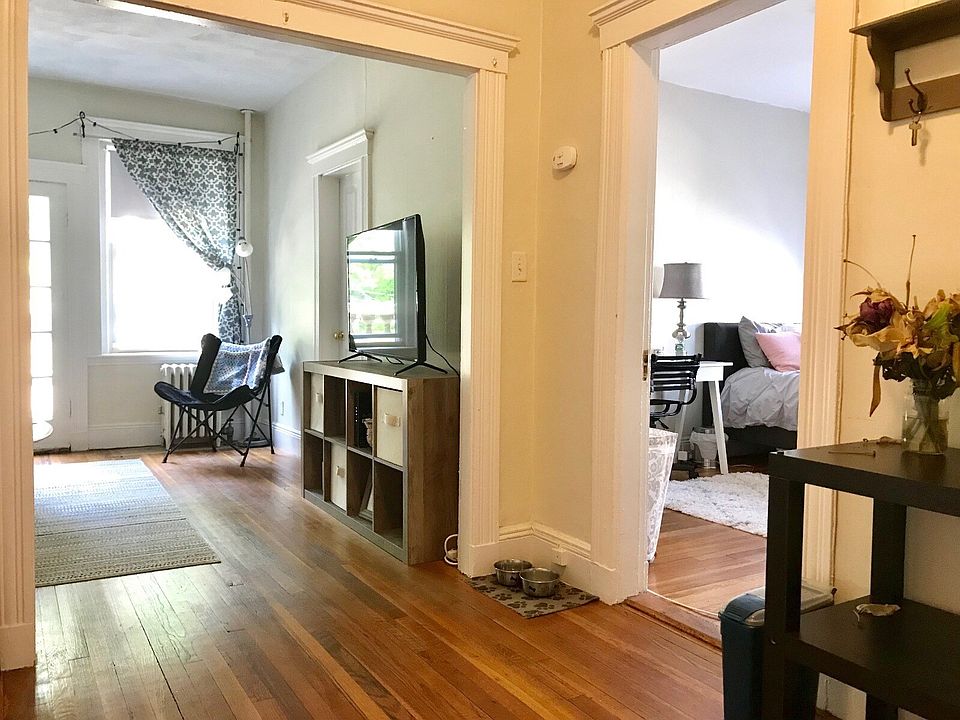 1st image of 9 Egremont Rd #17