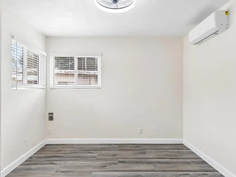 5616 N Gladys Ave — Photo 21