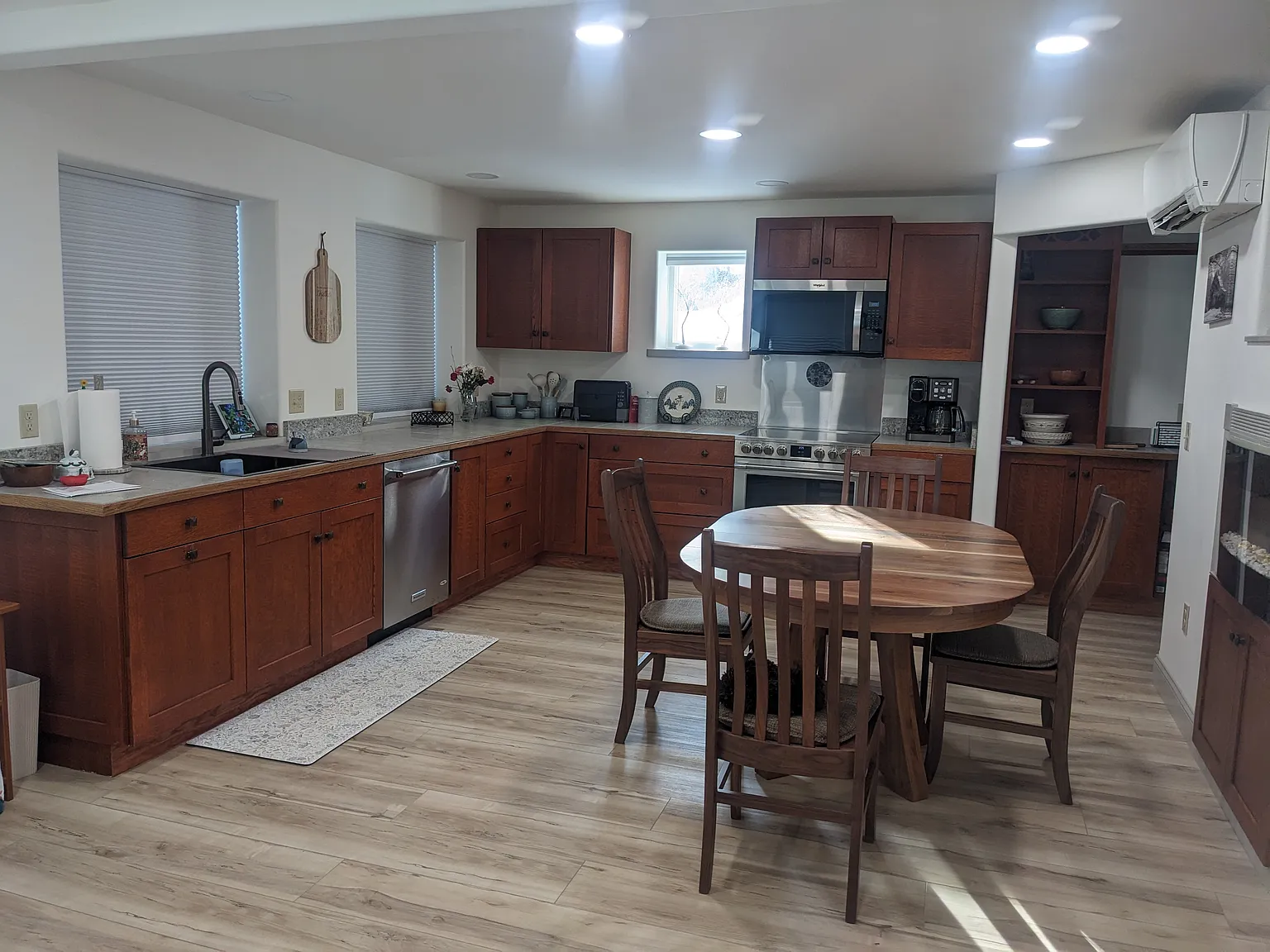 2 bed, 2000 sqft, $2,400 — Photo 3