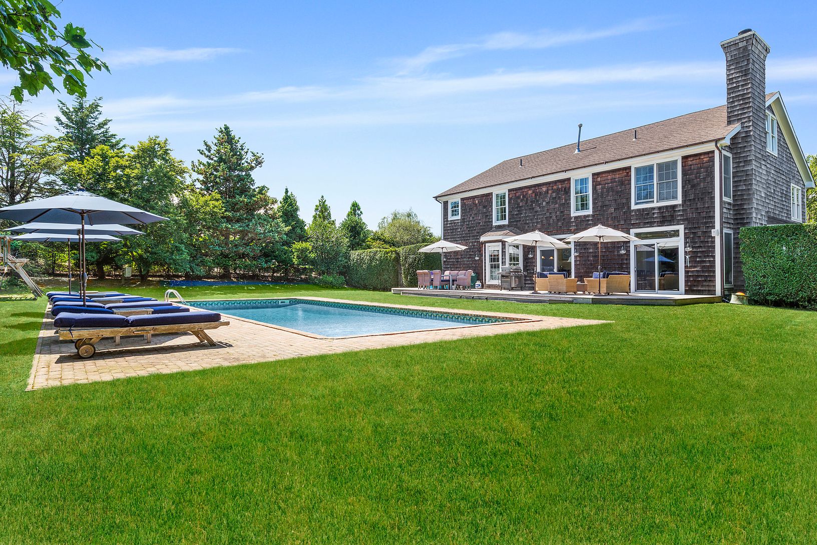  Lounge on the brick terrace