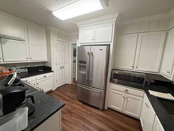 5th image of 1801 Willow Rd