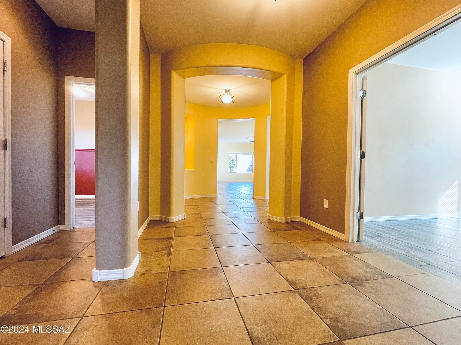 3 bed, 2.0 bath, 2100 sqft, $2,395 — Photo 4