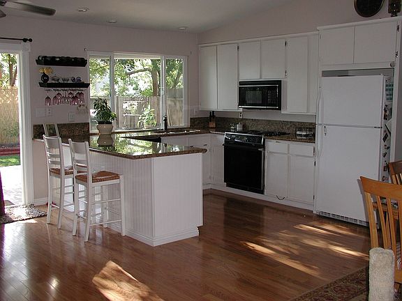 3rd image of 7009 Allenwood Ct
