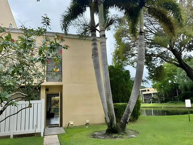 2910 SW 87th Ter #CU-1708 — Photo 5