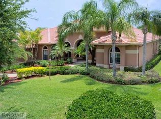 9118 Silverthorn Rd, Seminole, FL 33777