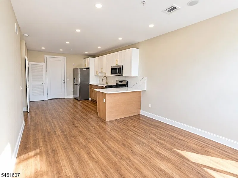 17 Wickham St — Photo 3