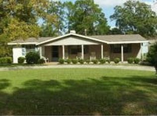 402 Linden Dr, Waycross, GA 31501