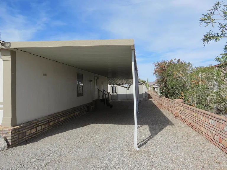 13614 E 44th Dr — Photo 2
