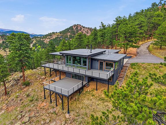 3rd image of 725 Timber Ln