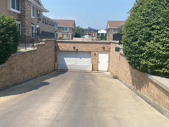 4th image of 5650 W Wahner Ave