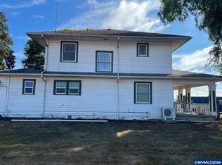 29041 Nixon Dr, Harrisburg, OR 97446