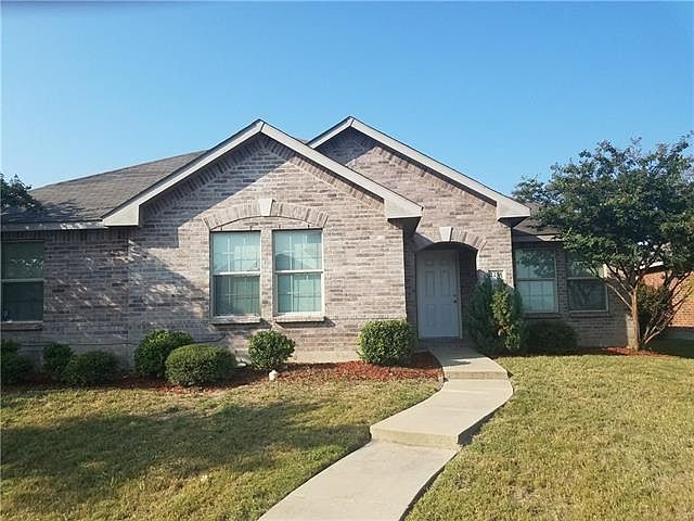 1st image of 2215 Cedarwood Dr