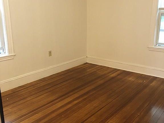 4th image of 109 Waterston Ave #1
